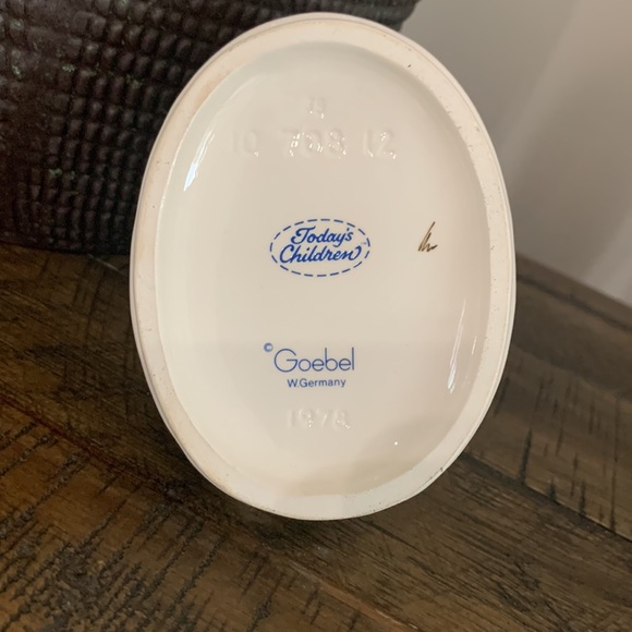 Collectable Vintage Hummel 1978 figurines - Picture 6 of 7